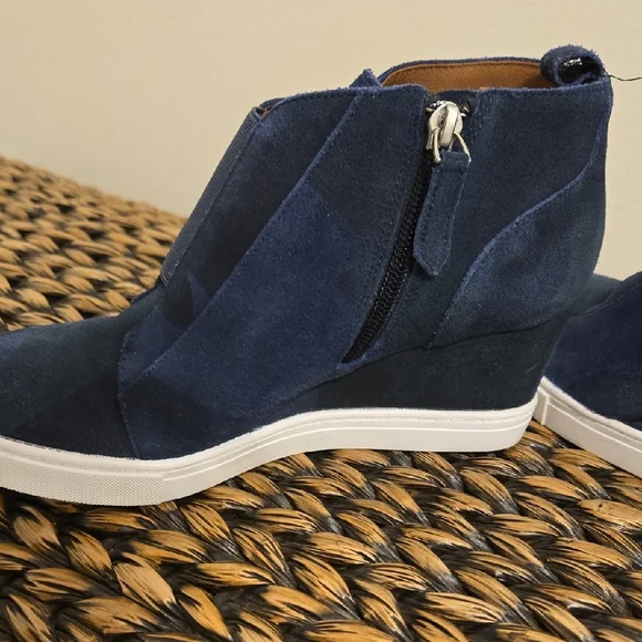 Linea Paolo - Stylish Blue Wedge Ankle Boots - Picture 8 of 8